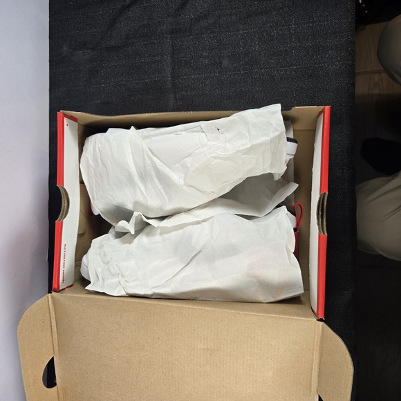 Nike White and Red Sneakers - Picture 6 of 7